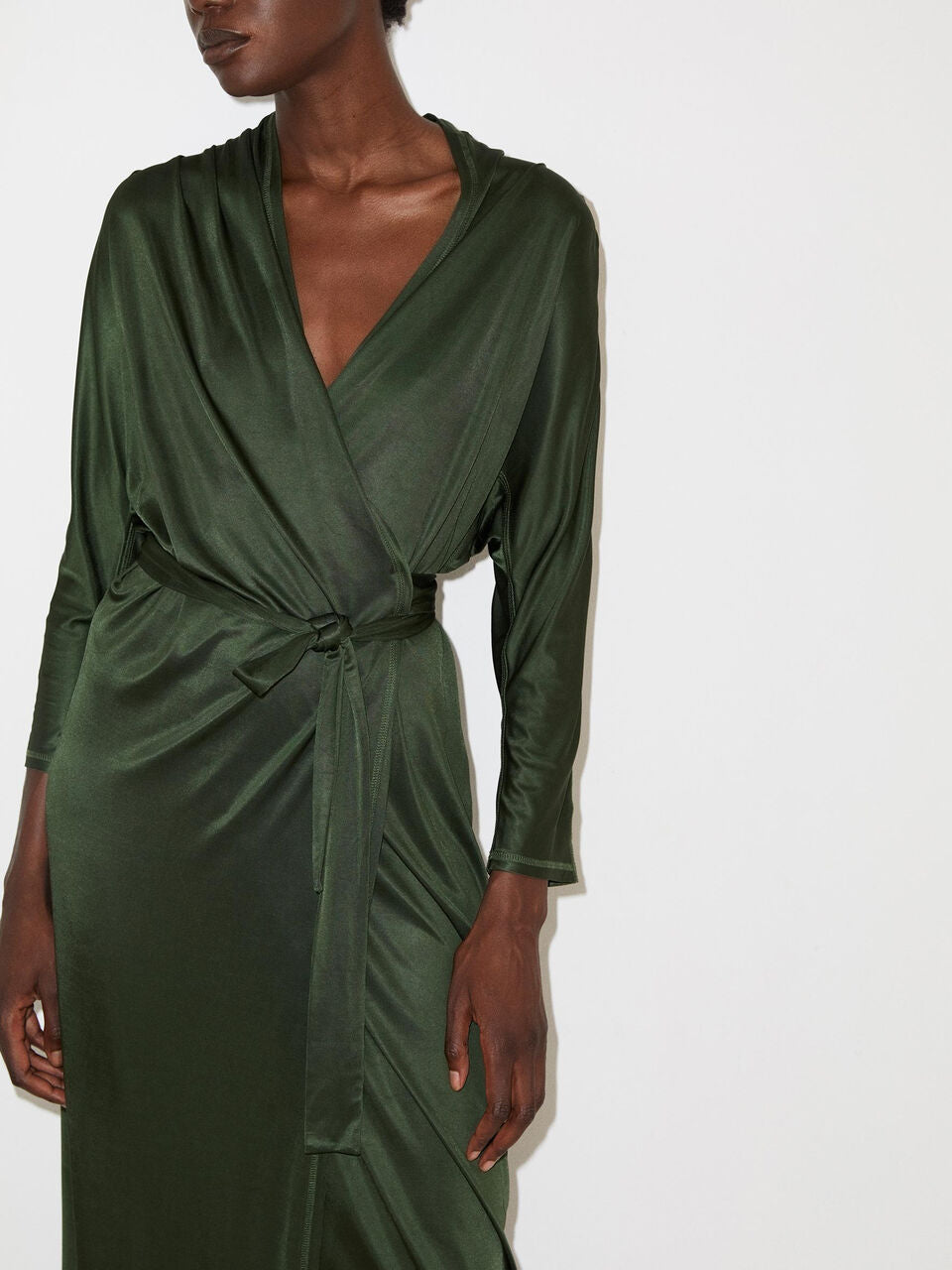 why should you never wear green in your dressing room 3 Ways to prom dress shops uk