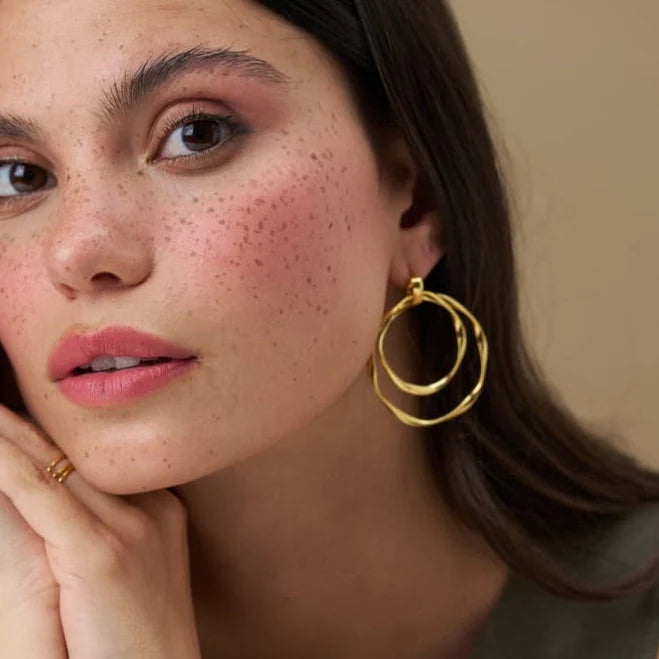 Orelia Ribbon Interlocking Earrings