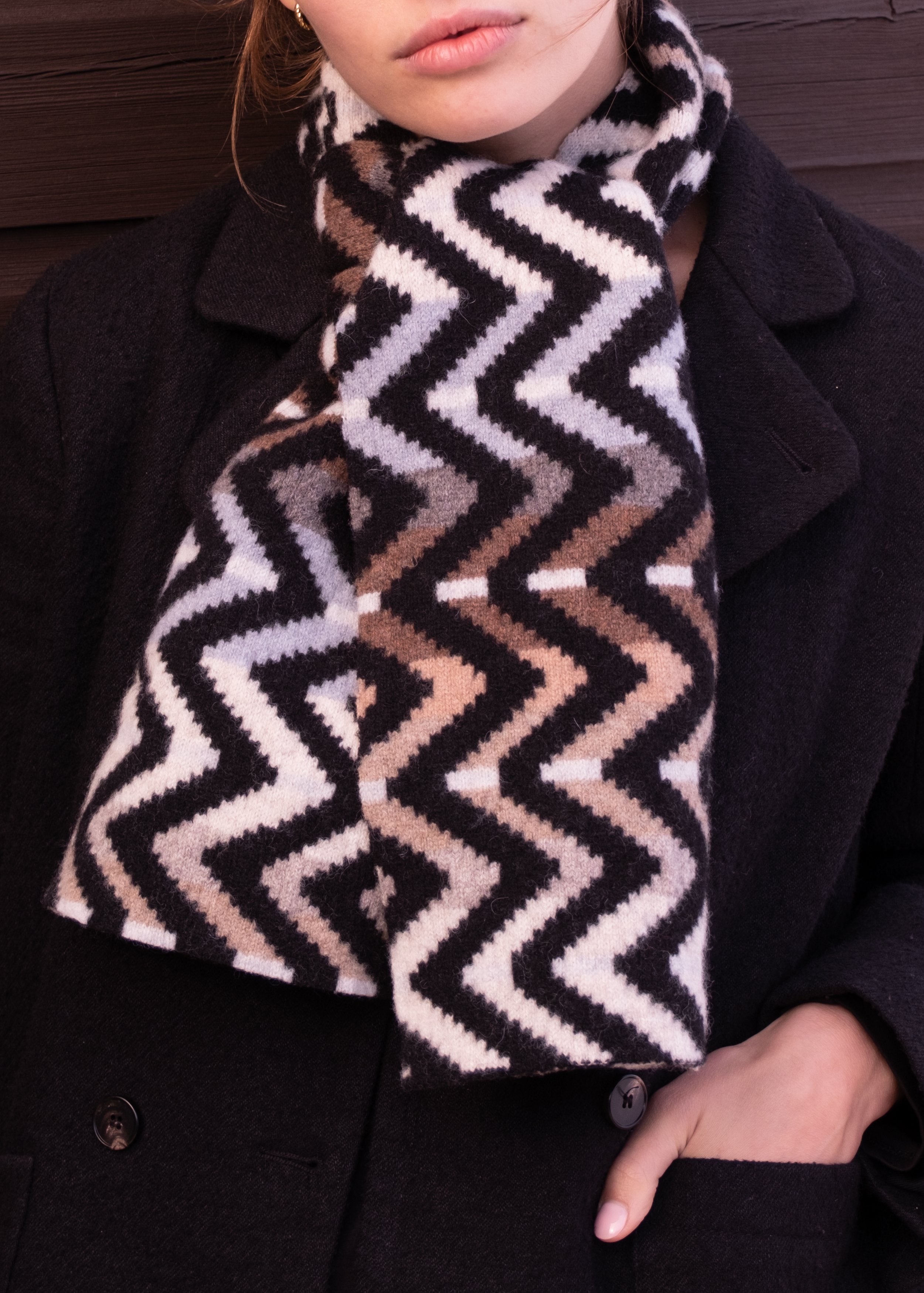 Quinton & Chadwick Zig Zag Scarf in Driftwood