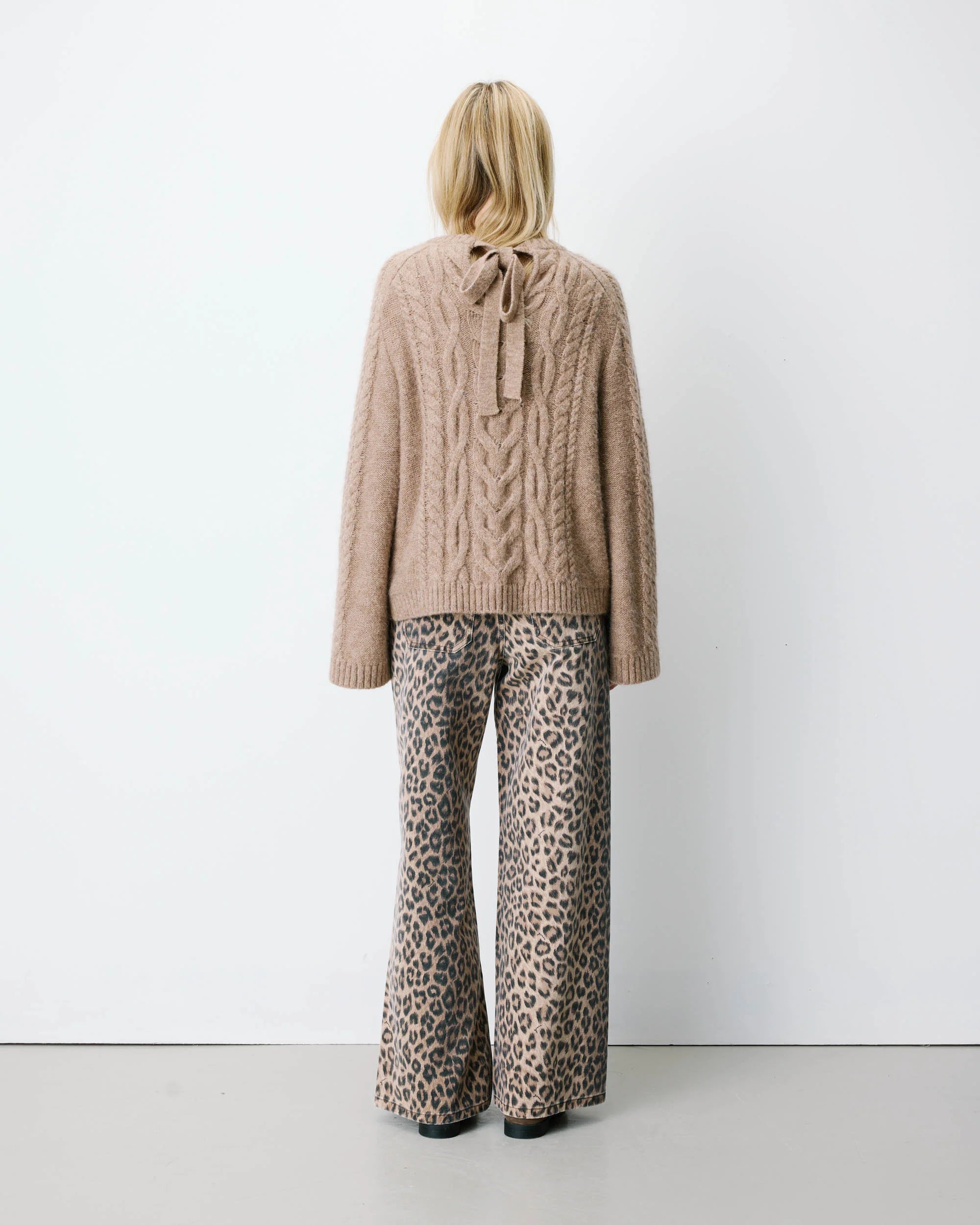 Grace & Mila Arcelin Beige Cable Knit Sweater