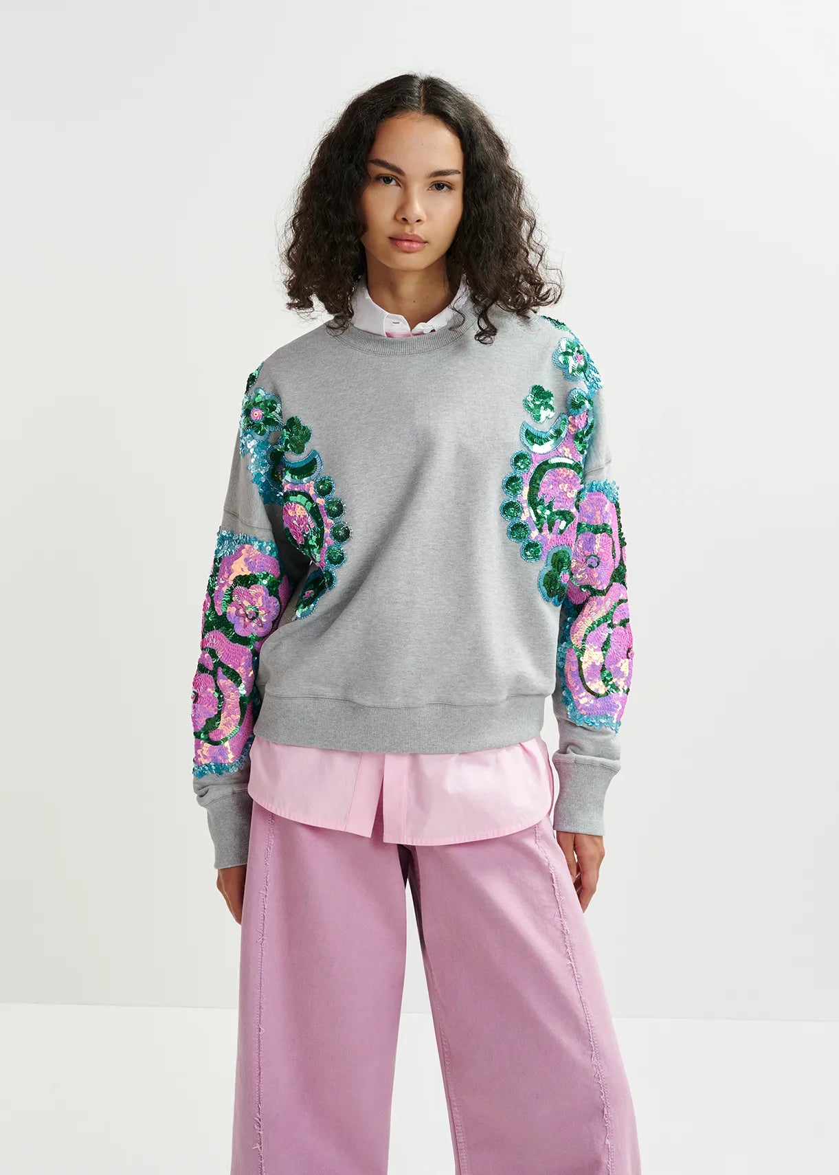 Essential Antwerp Hecrazy Embroidered Sweatshirt