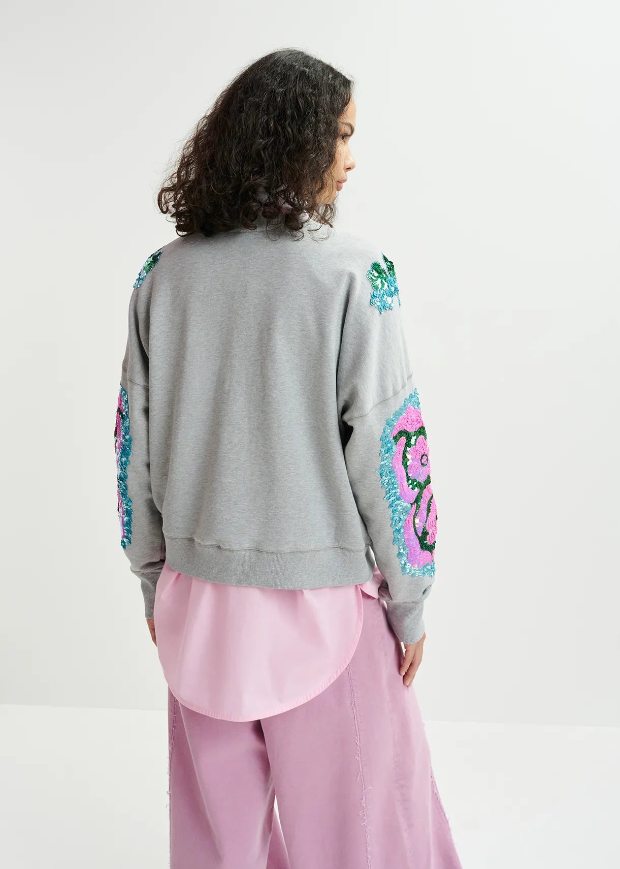 Essential Antwerp Hecrazy Embroidered Sweatshirt