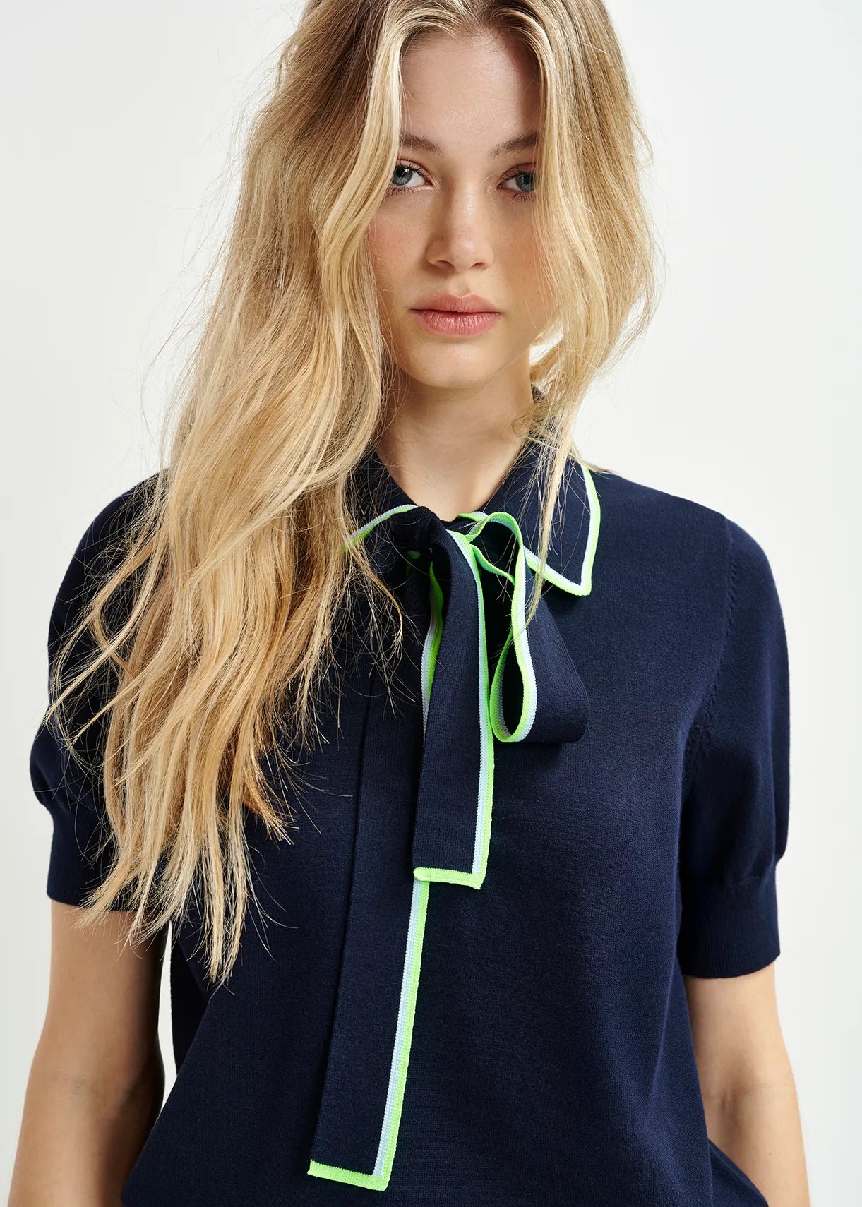 Essential Antwerp Hight Bow Polo Knit in Navy