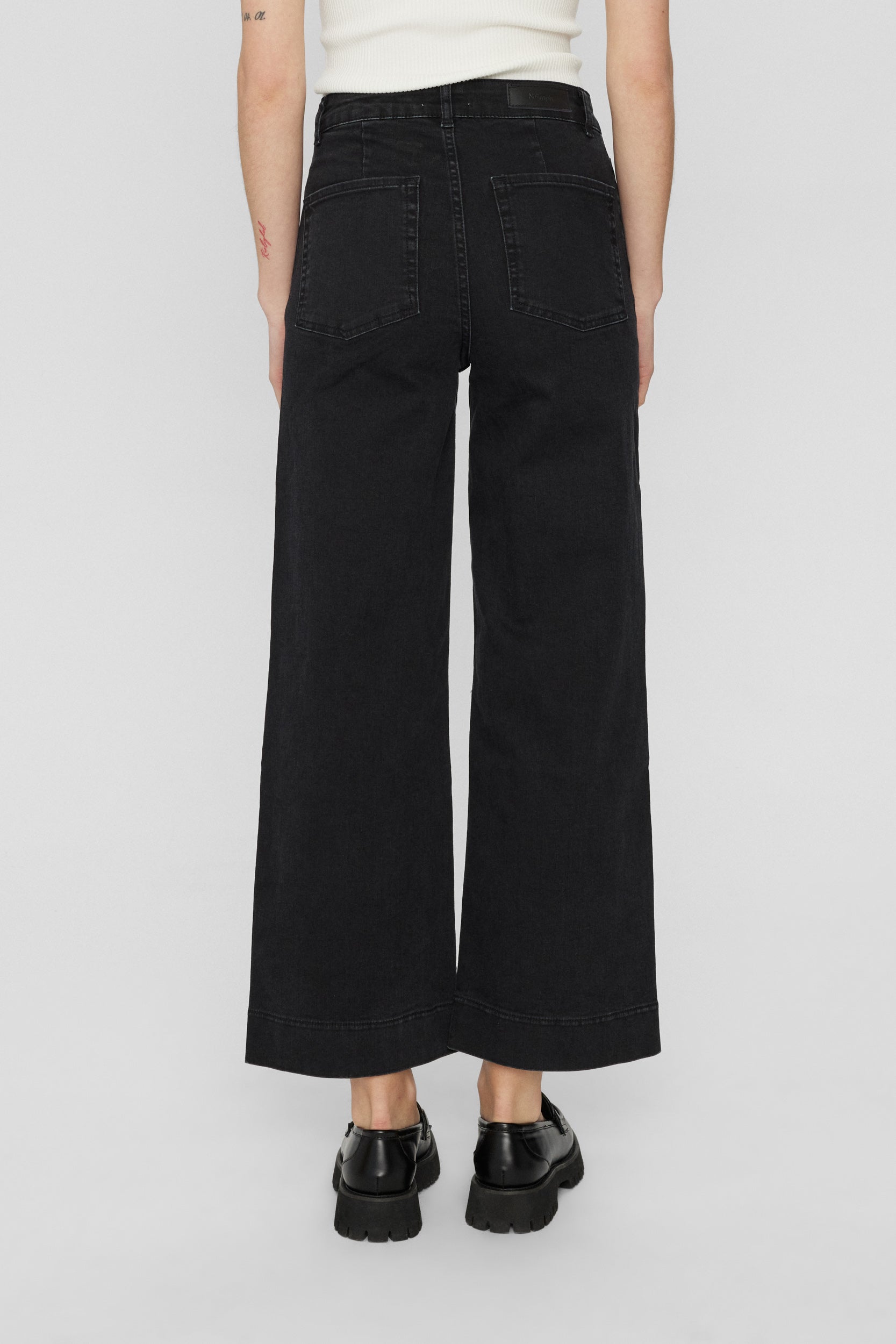 Numph Nuparis Cropped Black Jeans