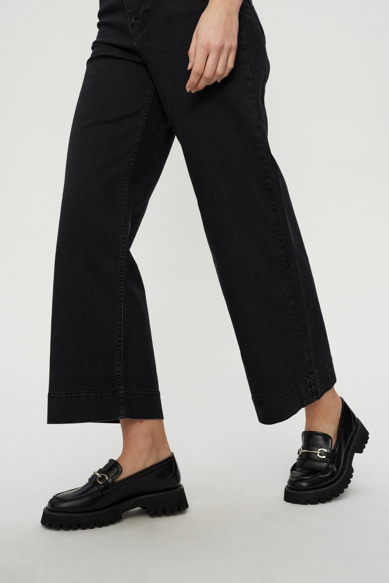 Numph Nuparis Cropped Black Jeans