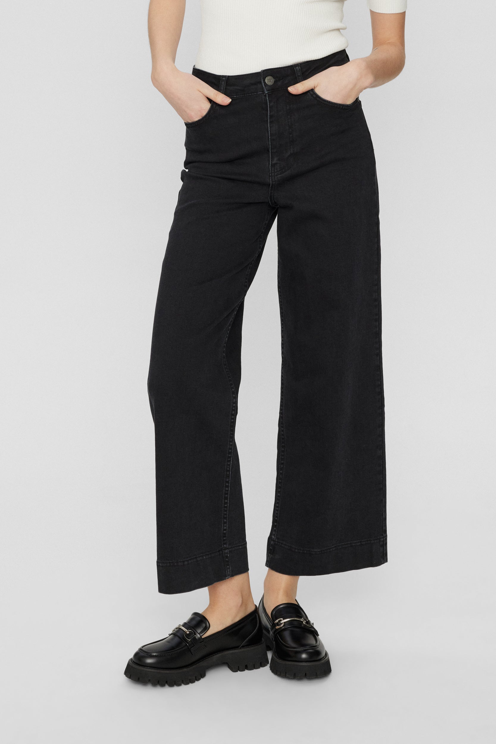 Numph Nuparis Cropped Black Jeans