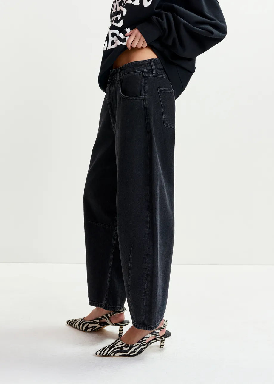 Essentiel Antwerp Interstellar Barrel Leg Jeans
