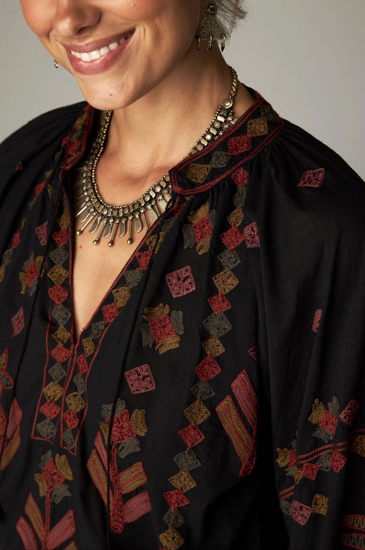 Maison Hotel Robin Blouse Charcoal Arrows