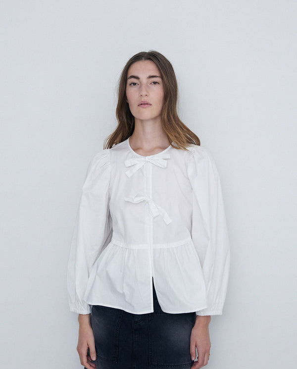 Yerse Caro White Smock Blouse